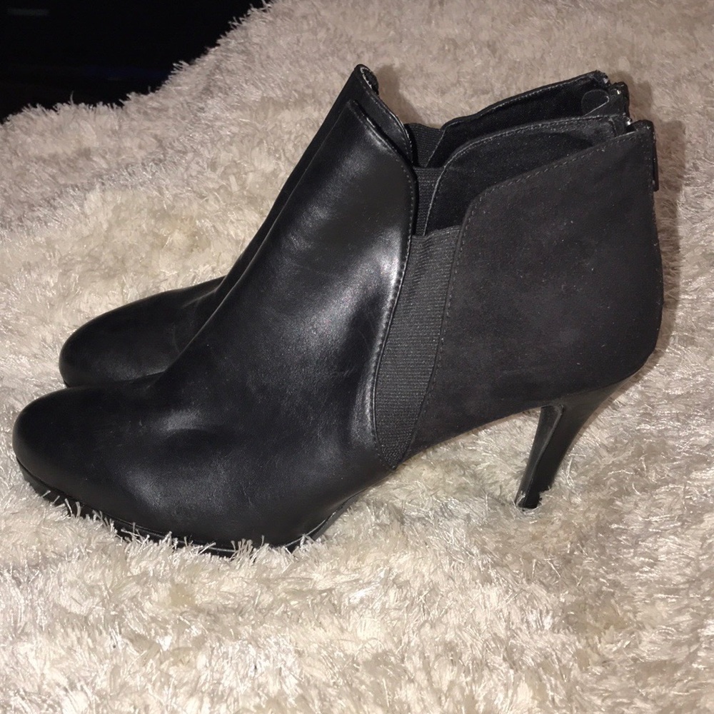 WORN ONCE women’s black 4in heeled shoe-booties